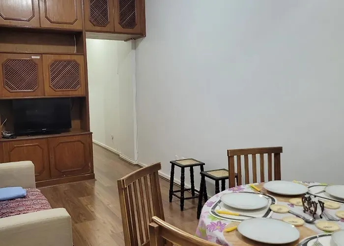Apartamento com garagem próximo à praia Rio de Janeiro